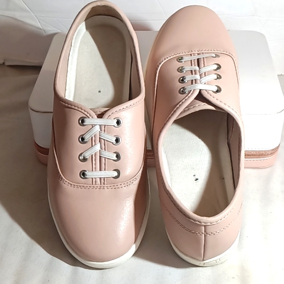 Comfortview Leather Gum Pink Wide Width Walking Sneakers Sz 8W - Picture 2 of 8